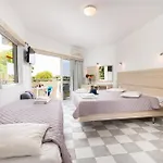 Sabina Otel Theológos